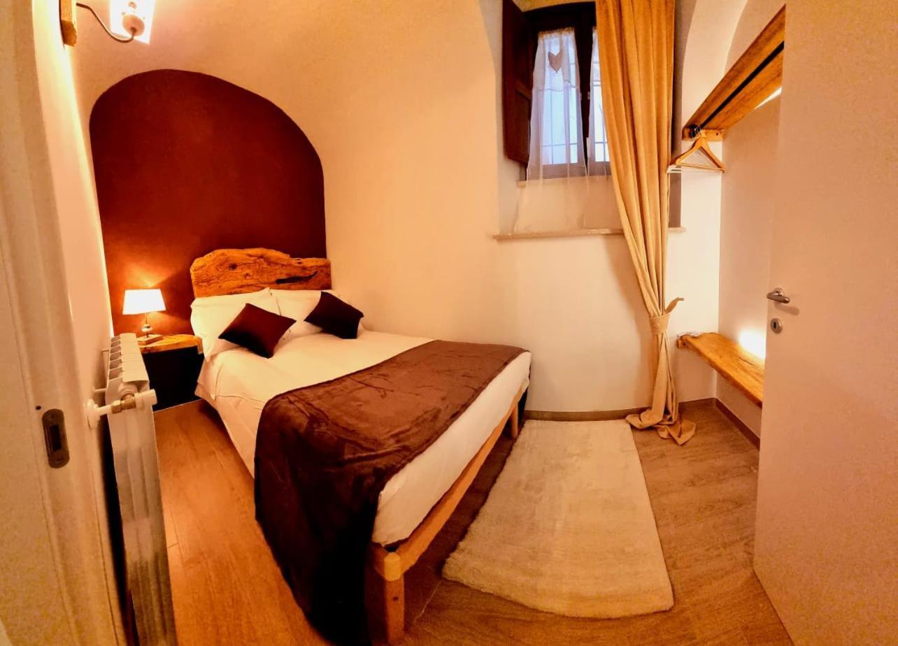 Hotel Dimora Grotta Masciarelli à LʼAquila Chambre photo