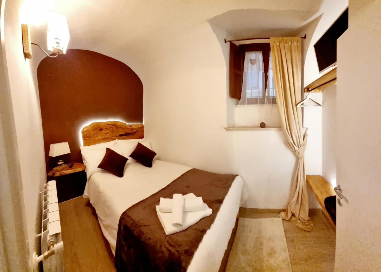Hotel Dimora Grotta Masciarelli à LʼAquila Chambre photo